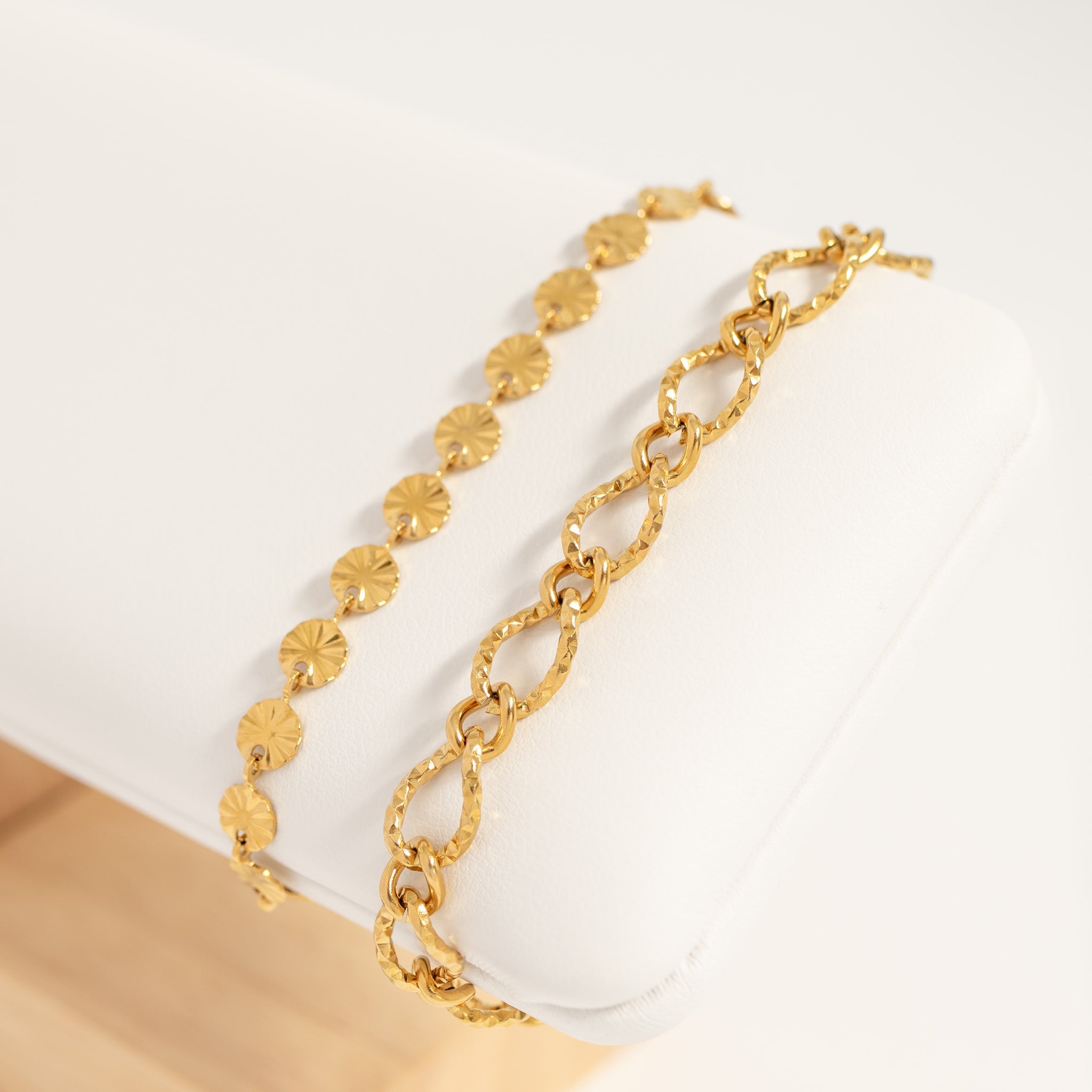 18K Gold Chain Bracelet – Hammered Oval Stainless Steel Scratch Resistant Jewelry - Bracelets | Sunflower Soul Boutique