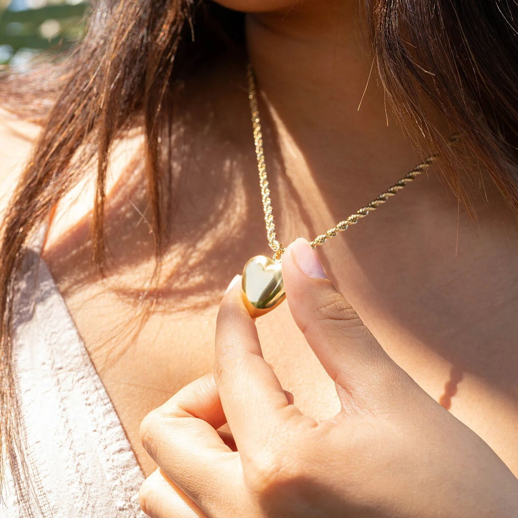 18K Gold Heart Locket – Stainless Steel Pendant | Photo Holder Keepsake Necklace - Charms | Sunflower Soul Boutique
