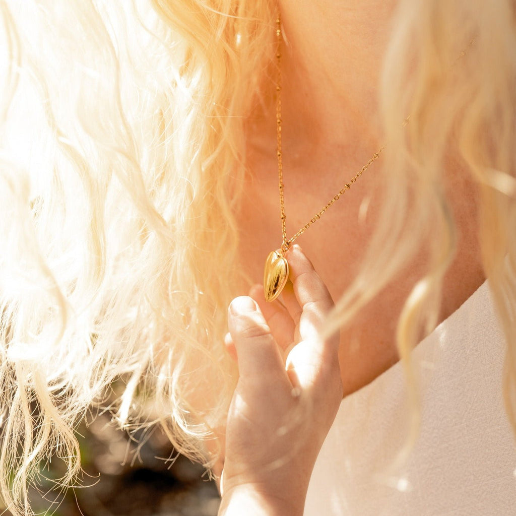18K Gold Heart Locket – Stainless Steel Pendant | Photo Holder Keepsake Necklace - Charms | Sunflower Soul Boutique