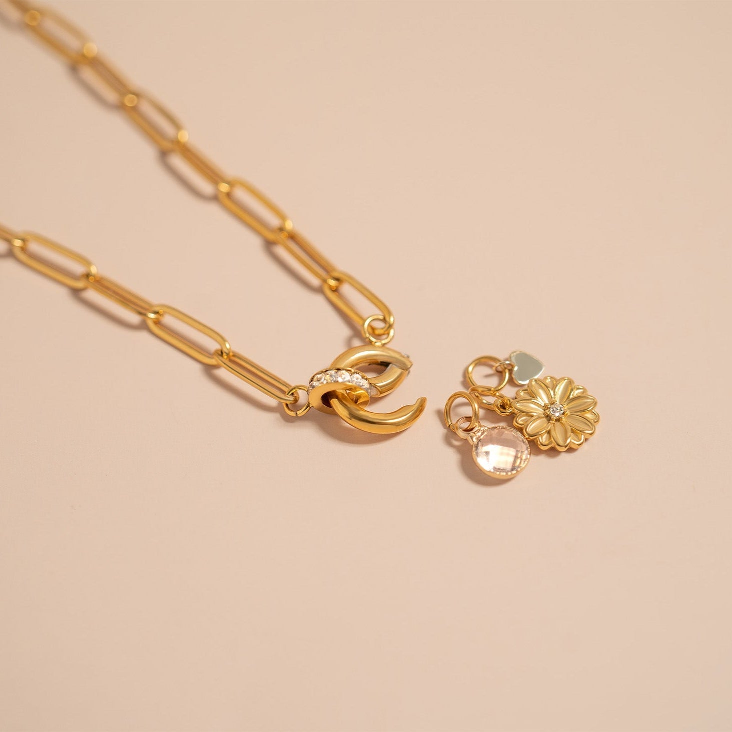 18K Gold Paperclip Necklace – Elegant Gold Chain With Carabiner Clasp Charm - Necklaces | Sunflower Soul Boutique