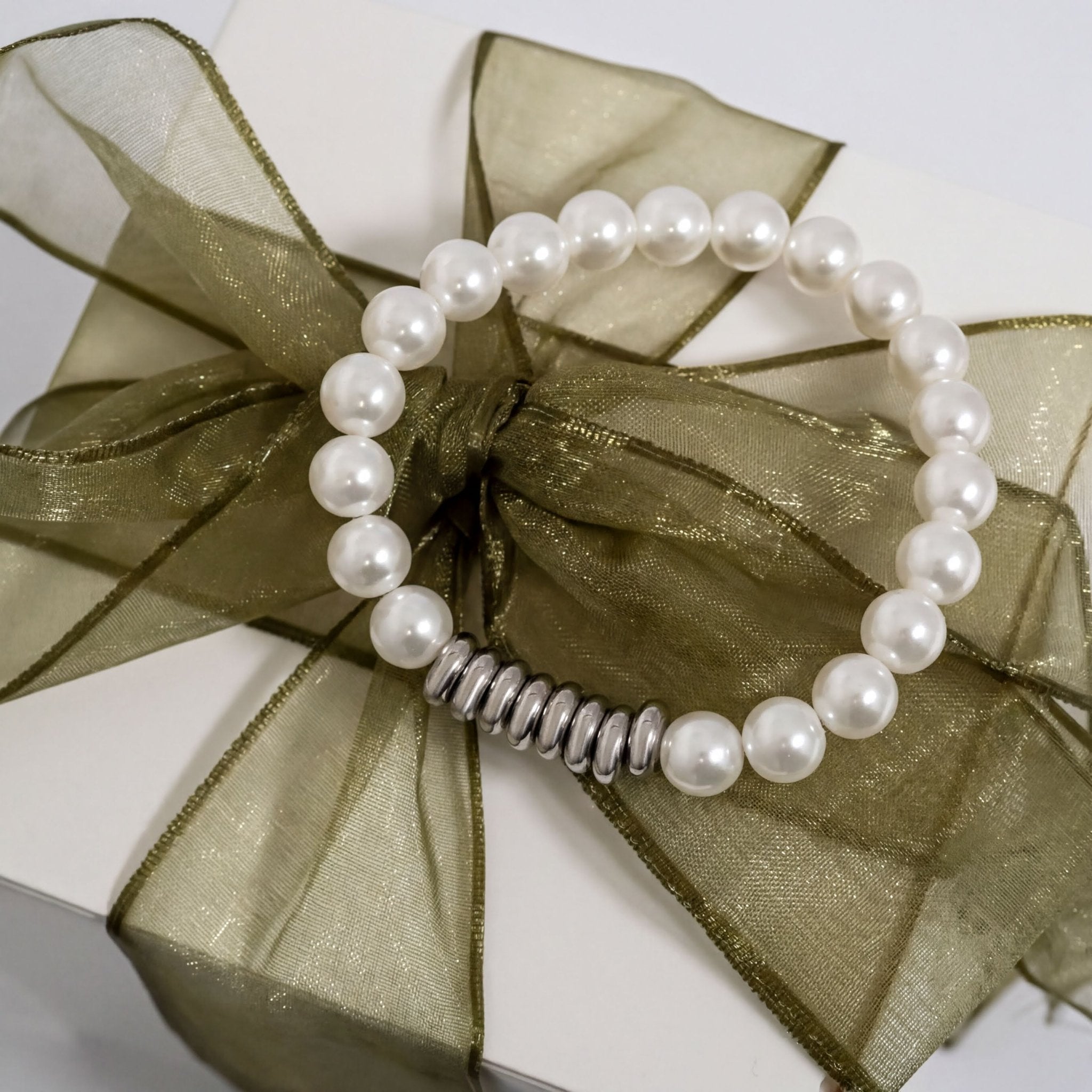 18K Gold Pearl Bracelet – 8mm Glass Pearl Jewelry | Tarnish Resistant Stretch - Bracelets | Sunflower Soul Boutique
