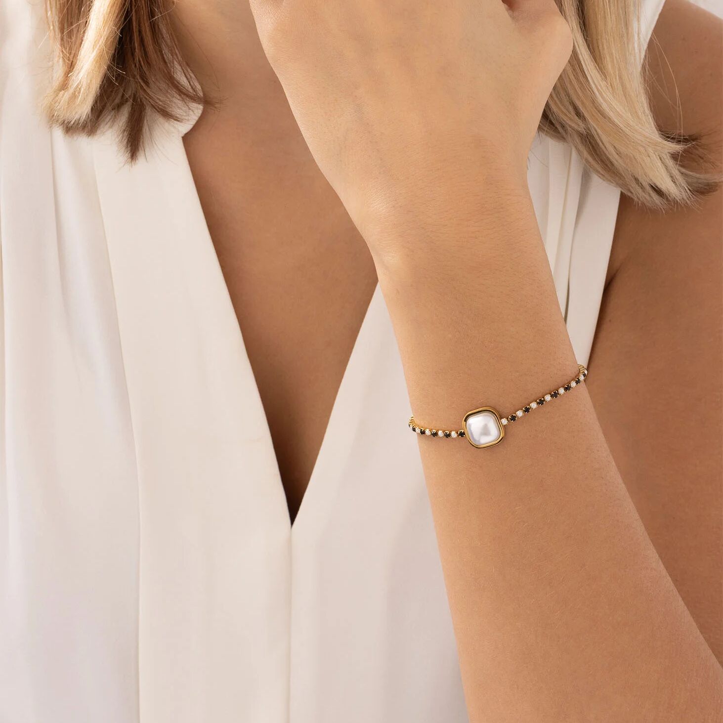 18K Gold Pearl Bracelet – Two Tone Stainless Steel Jewelry With Secure Clasp - Bracelets | Sunflower Soul Boutique