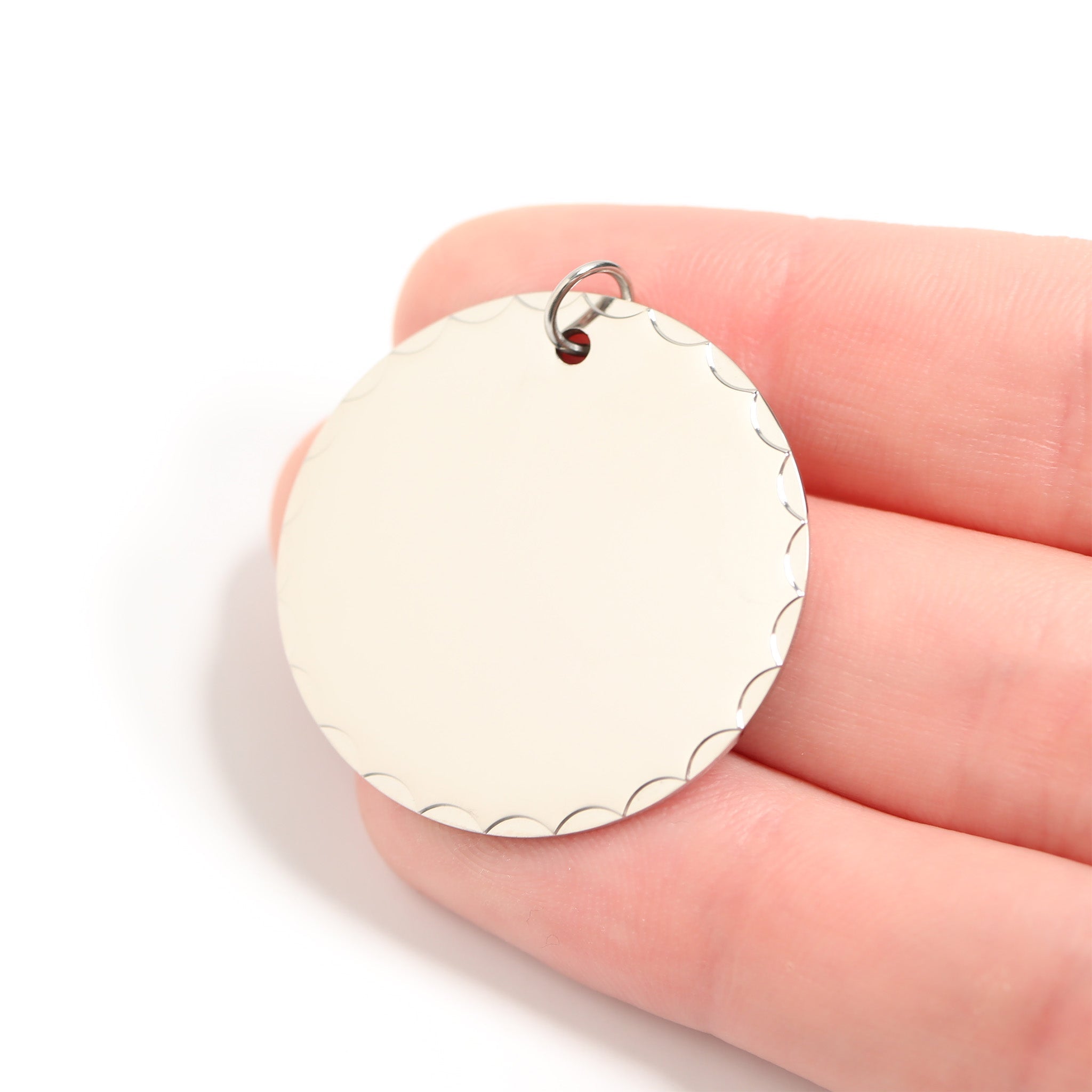 18K Gold Pendant - Durable Round Stainless Steel Pendant With Grooved Design - Pendants | Sunflower Soul Boutique