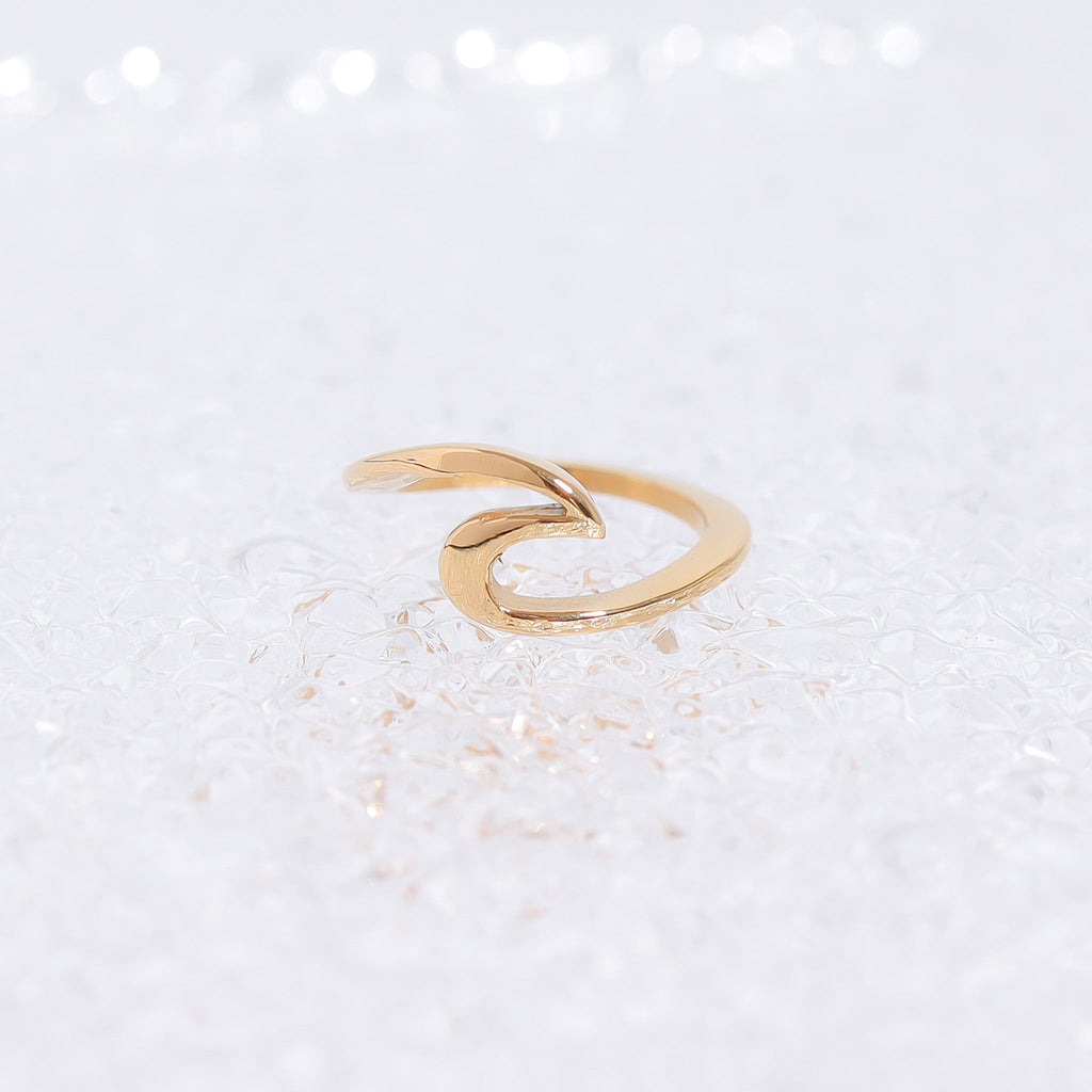 18K Gold Wave Ring – Durable 316L Surgical Steel Gold PVD Coated Band - Ring | Sunflower Soul Boutique