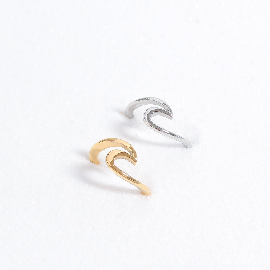 18K Gold Wave Ring – Durable 316L Surgical Steel Gold PVD Coated Band - Ring | Sunflower Soul Boutique