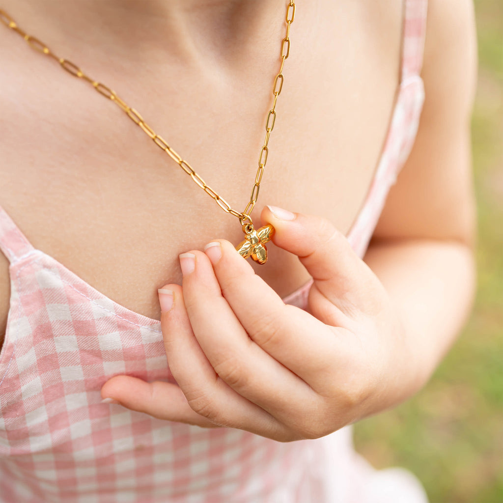 Mommy And Me Necklace – 18K Gold Stainless Steel Bee Charm Paperclip Chain Set
