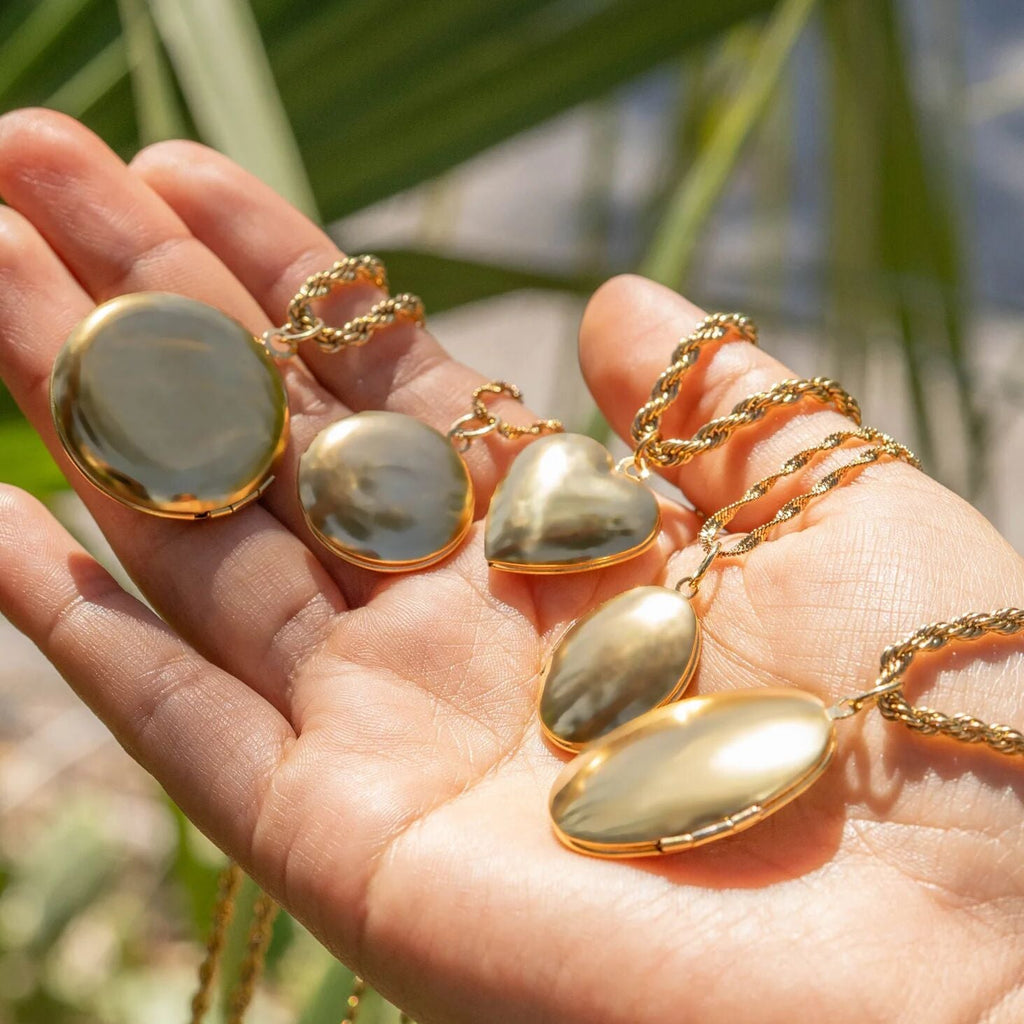 18K Gold Oval Locket – Personalized Photo Keepsake With PVD Gold Finish Jewelry