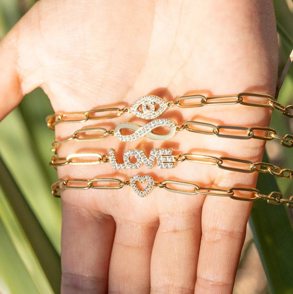 Gold Paperclip Bracelet – Adjustable Chain With Heart Charm & Sparkling Stone