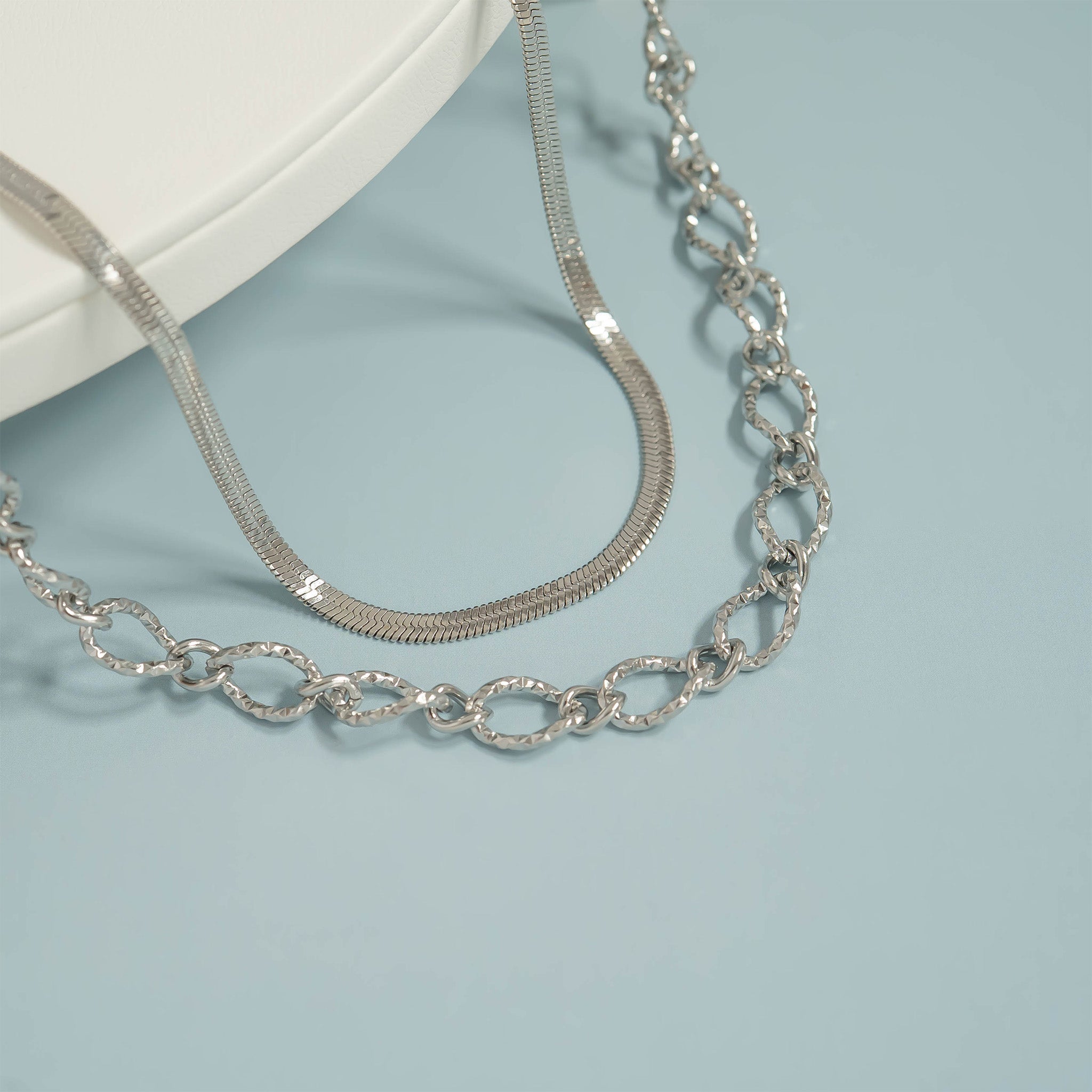 Gold Hammered Chain Necklace – 18K Gold PVD Stainless Steel Oval Link