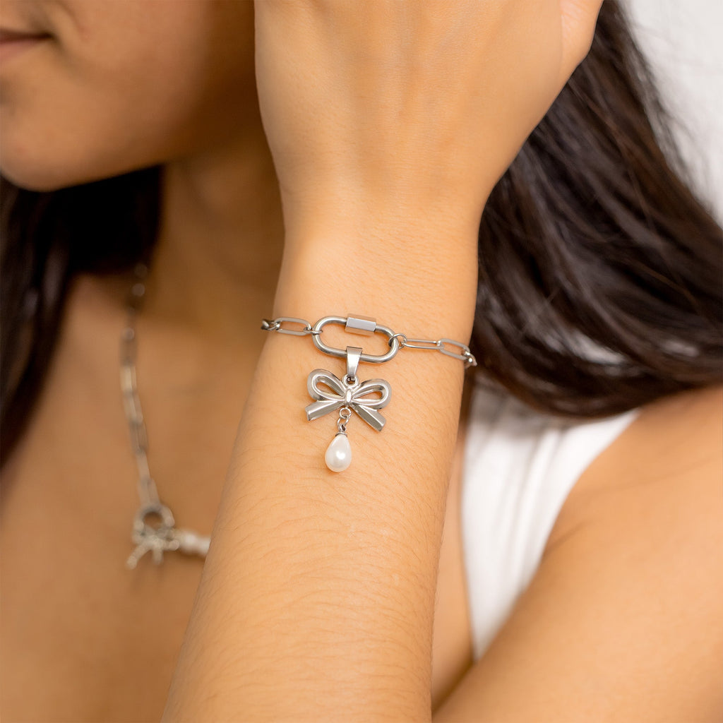 Gold Pearl Bow Charm – 18K Gold Pendant | Stainless Steel Freshwater Jewelry