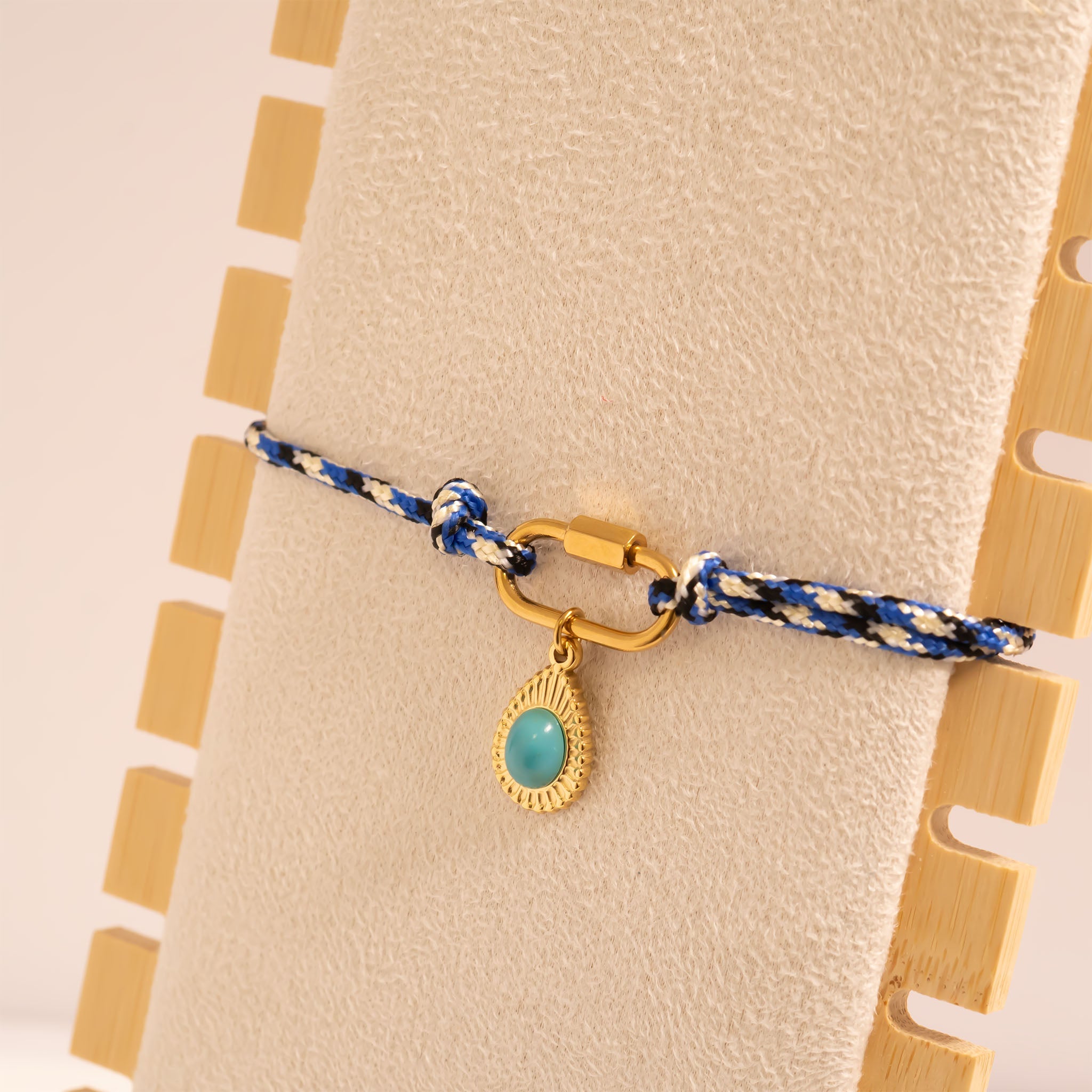 Gold / Navy Rope Carabiner Bracelet / BRJ1099 / PDL0310 / Bracelet Display