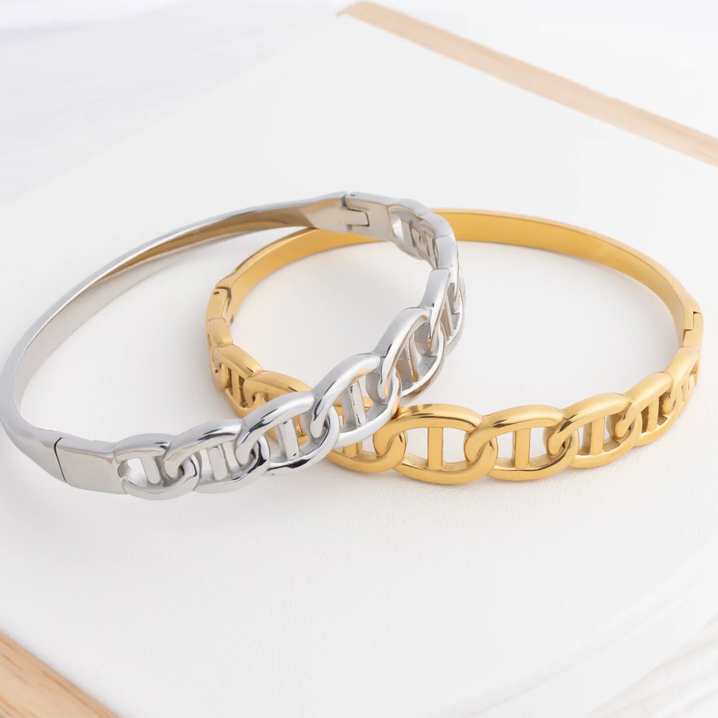 18K Gold Chain Bracelet – Oval Chain Bangle With Durable Gold Finish & Secure Clasp