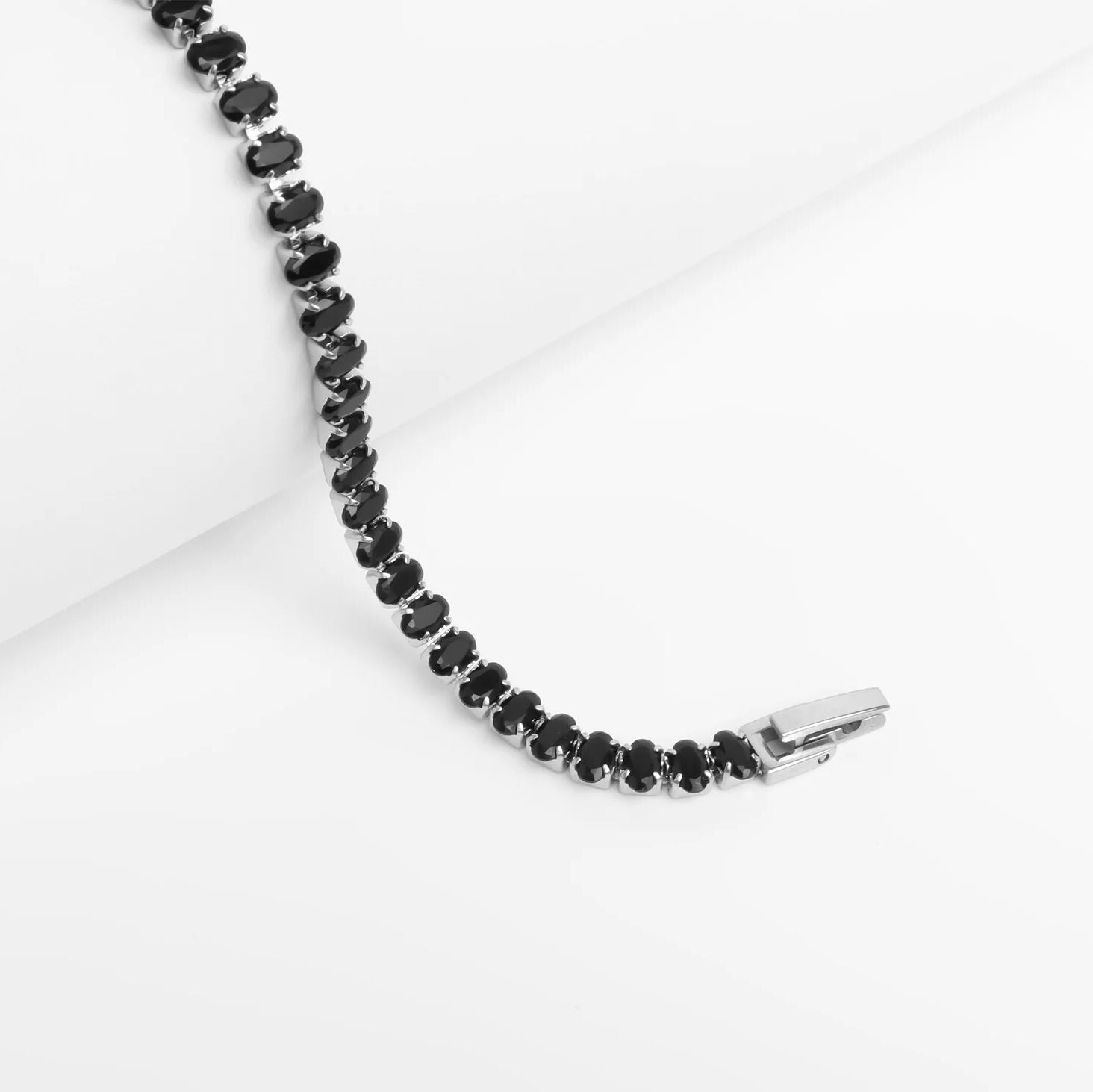 Gold Stone Bracelet – 18K Gold Jewelry With Black Oval Stone & Adjustable Chain