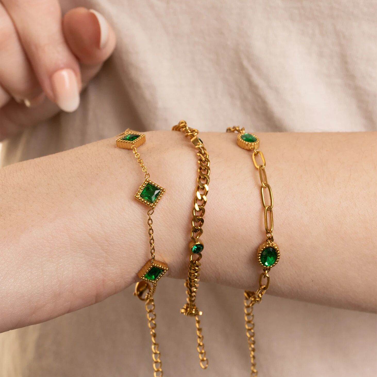 Gold Paperclip Bracelet – 18K Gold Jewelry With Emerald Stone & Stainless Steel
