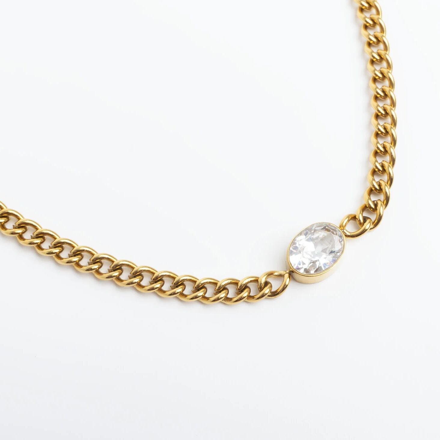 Gold Curb Chain Bracelet – 18K Gold PVD Coated Stainless Steel Oval CZ Stone