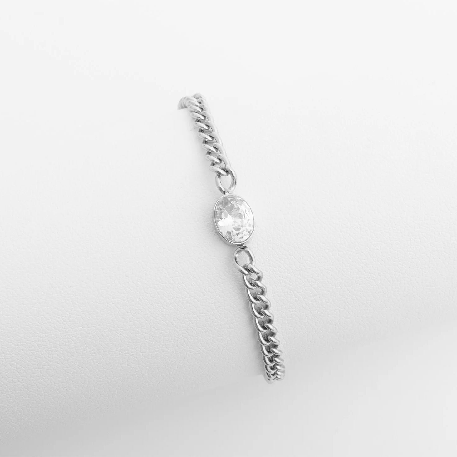 Gold Curb Chain Bracelet – 18K Gold PVD Coated Stainless Steel Oval CZ Stone
