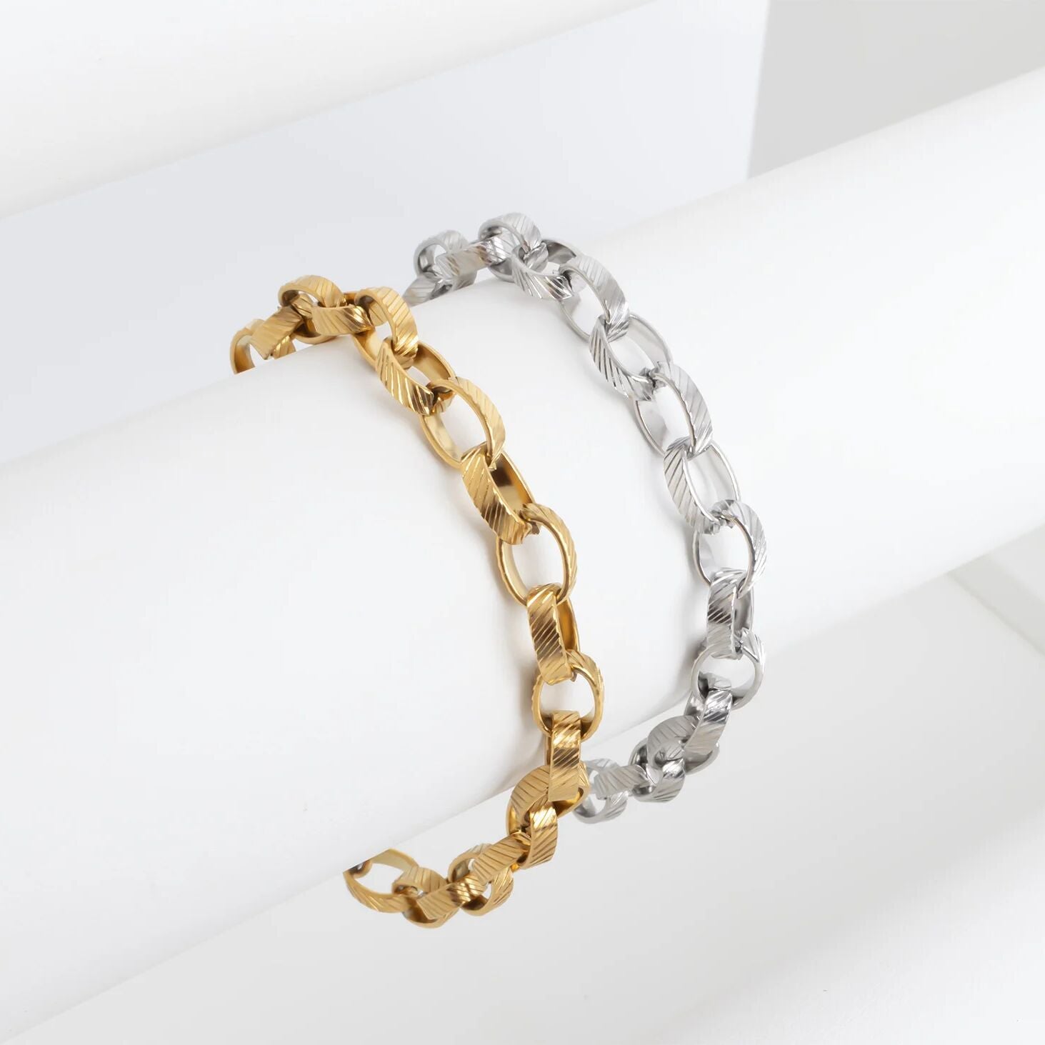 18K Gold Chain Bracelet – Thick Oval Link | PVD Coated, Scratch Resistant