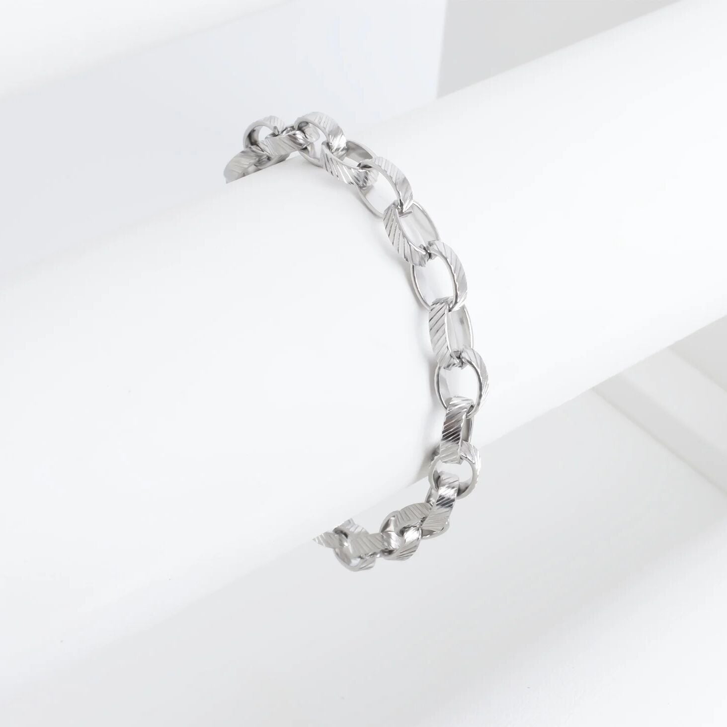 18K Gold Chain Bracelet – Thick Oval Link | PVD Coated, Scratch Resistant