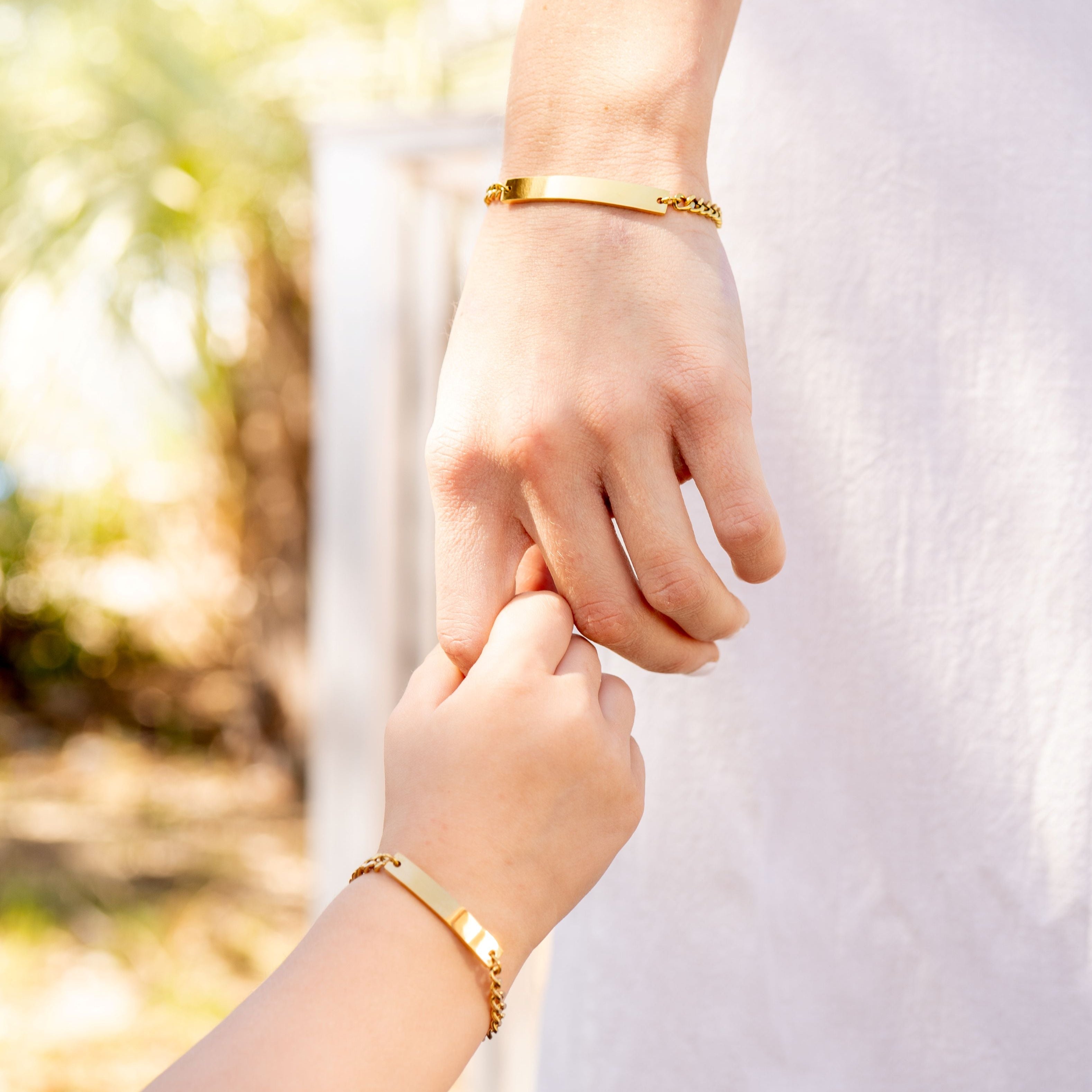 Kids Gold Bracelet – 18K PVD Stainless Steel Mini Curved Bar Design Bracelet