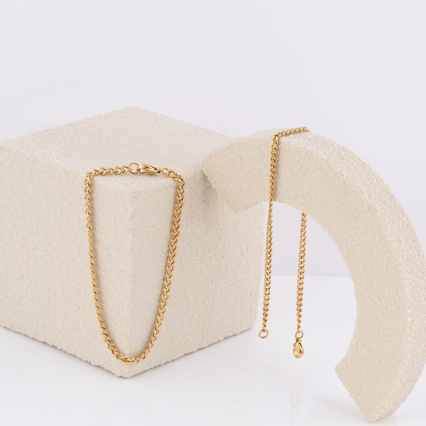Wholesale jewelry 14K Gold Filled Plus Diamond Cut Curb Chain Bracelet- studio- 3mm and 4mm