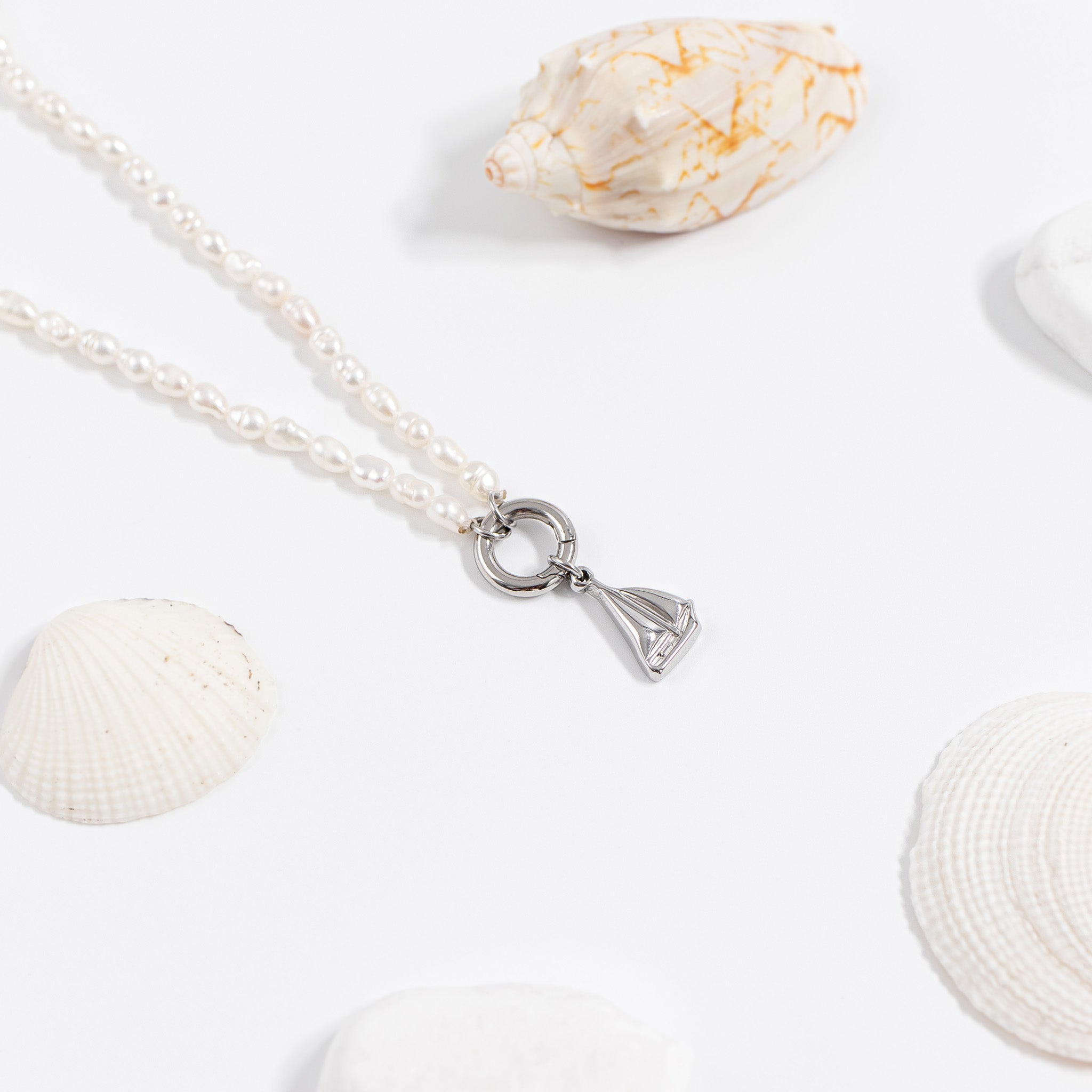 Freshwater Pearl Necklace – 18K Gold Charm Holder | Waterproof Stainless Steel Jewelry