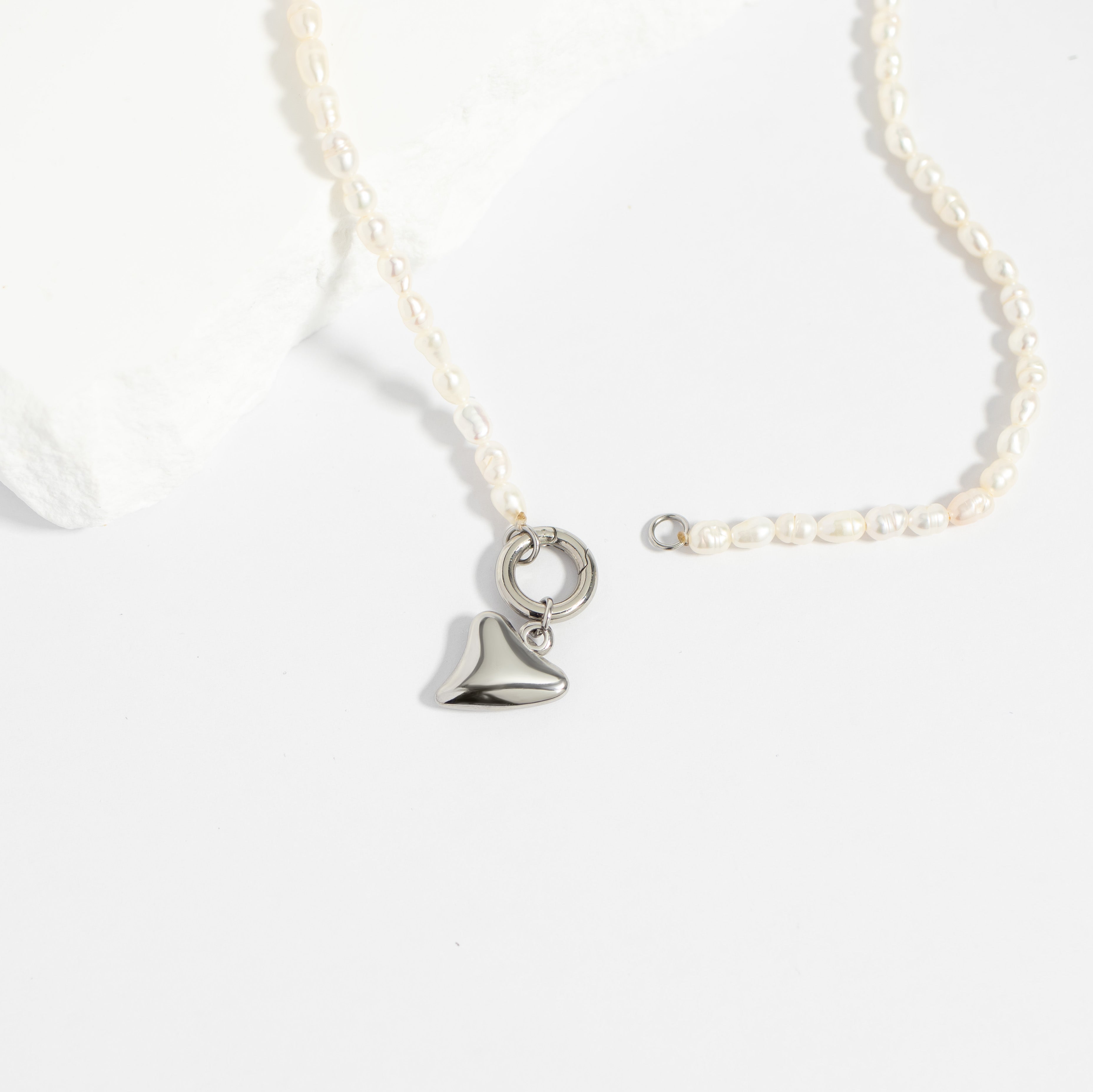 Freshwater Pearl Necklace – 18K Gold Charm Holder | Waterproof Stainless Steel Jewelry