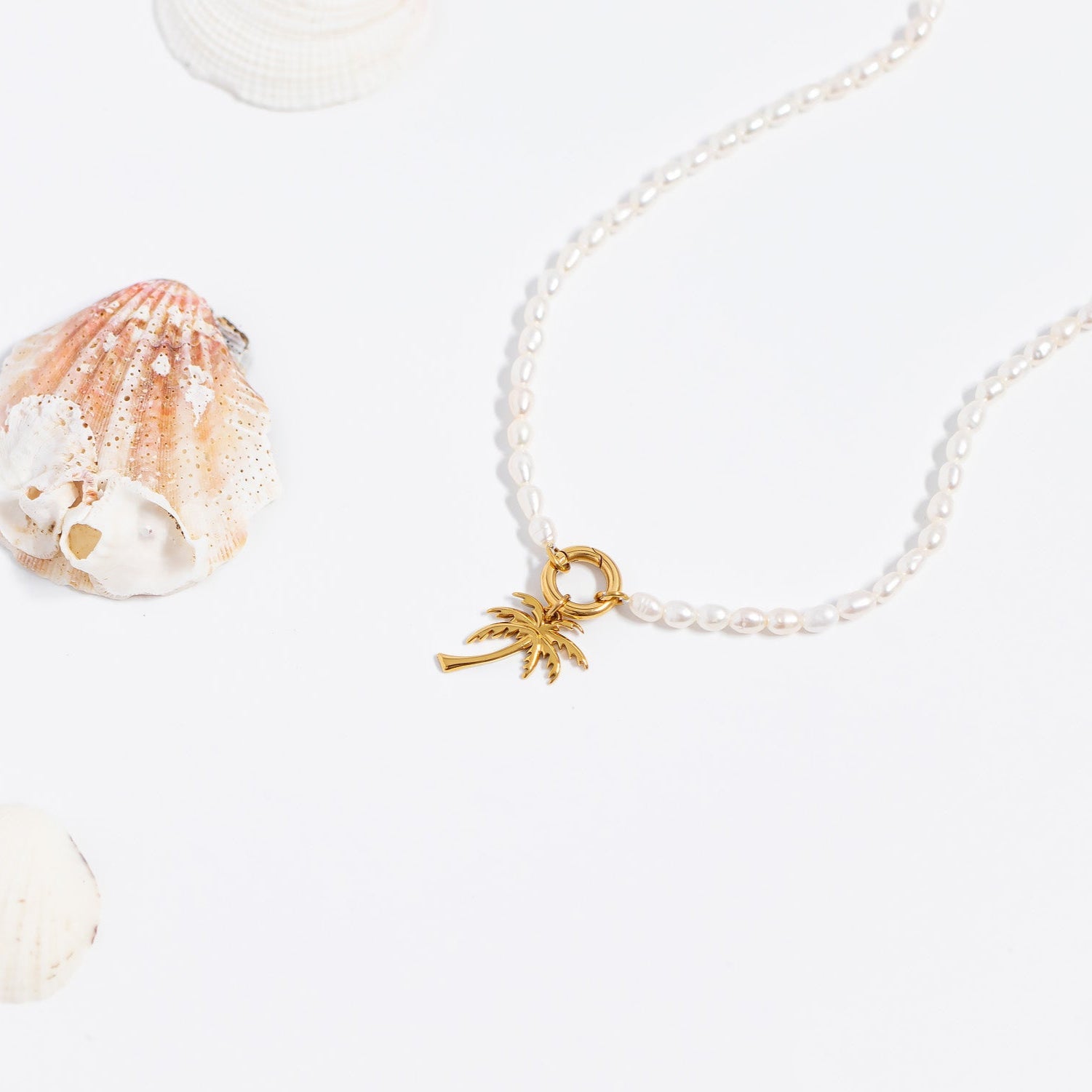 Freshwater Pearl Necklace – 18K Gold Charm Holder | Waterproof Stainless Steel Jewelry