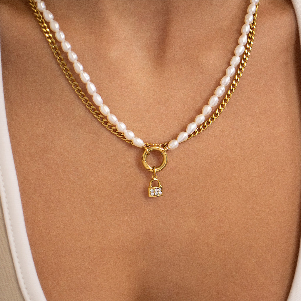 Freshwater Pearl Necklace – 18K Gold Charm Holder | Waterproof Stainless Steel Jewelry
