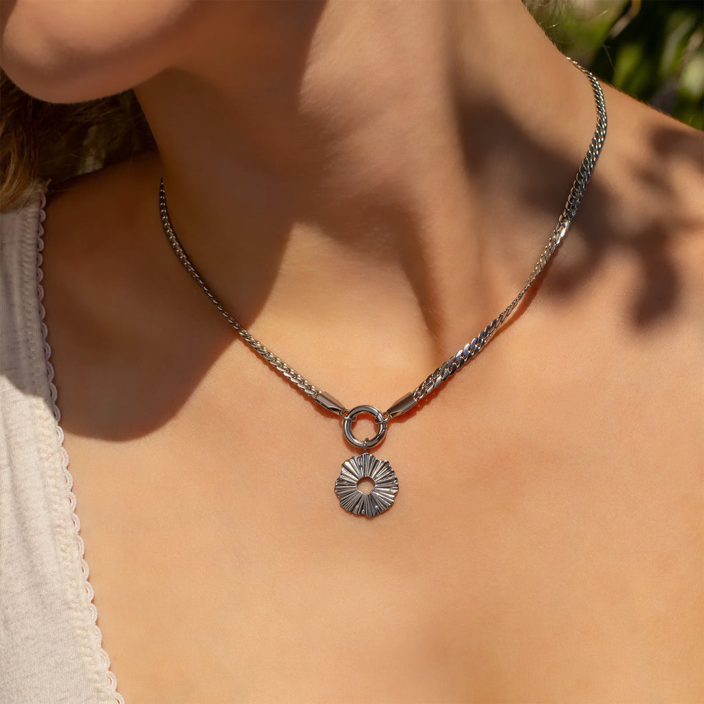 18K Gold Curb Necklace – Stainless Steel Charm Holder | Tarnish Resistant Jewelry