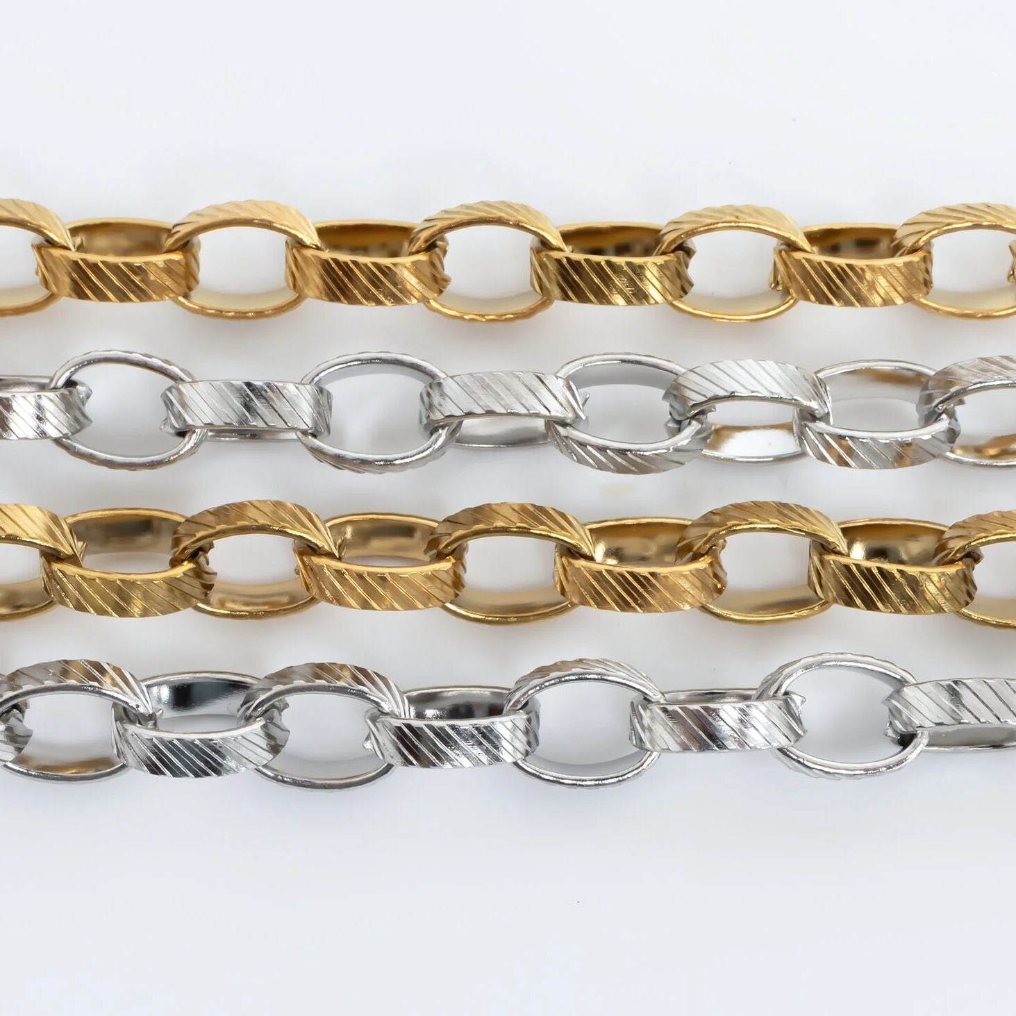 Gold Oval Chain Necklace – 18K Gold PVD Thick Stainless Steel Oval Link Chain