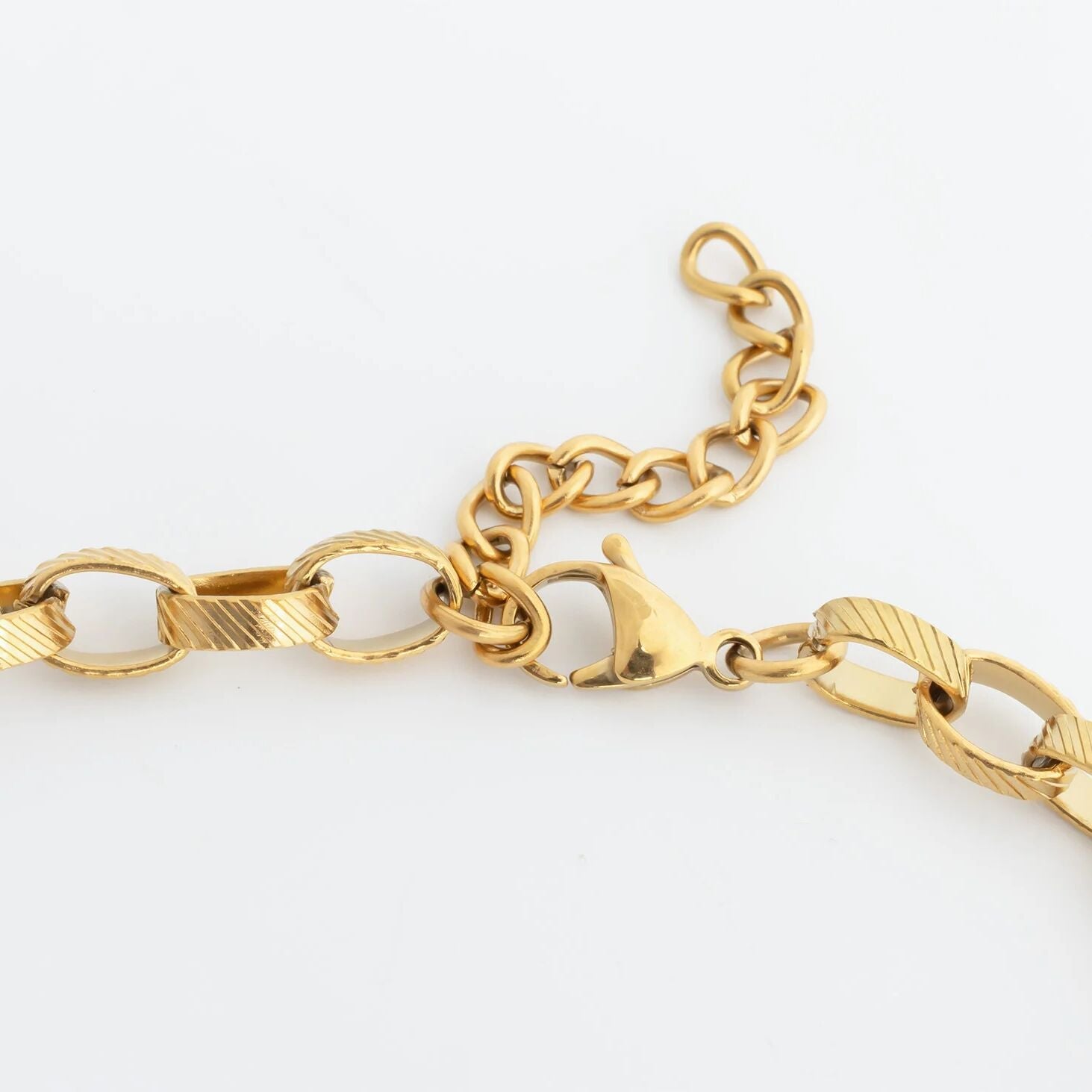 Gold Oval Chain Necklace – 18K Gold PVD Thick Stainless Steel Oval Link Chain