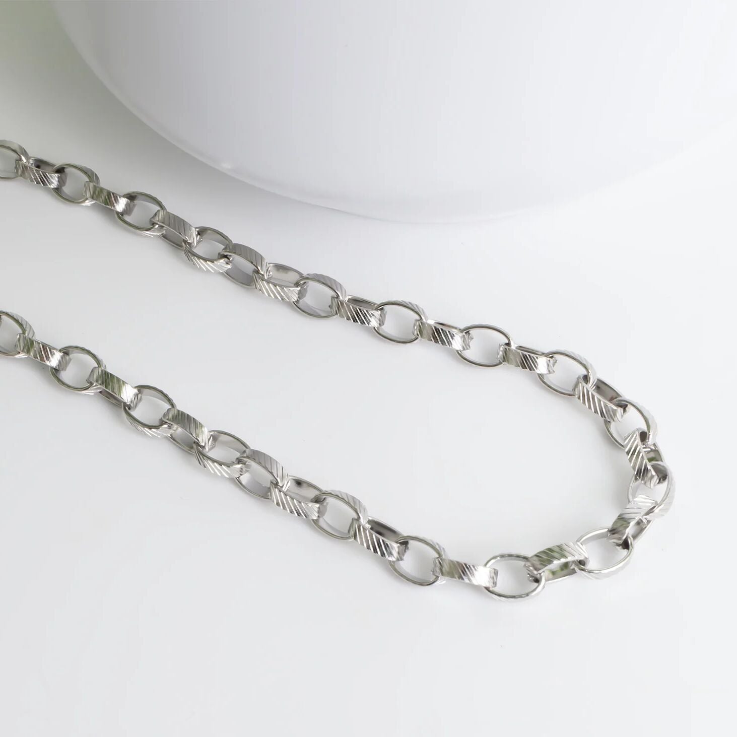 Gold Oval Chain Necklace – 18K Gold PVD Thick Stainless Steel Oval Link Chain