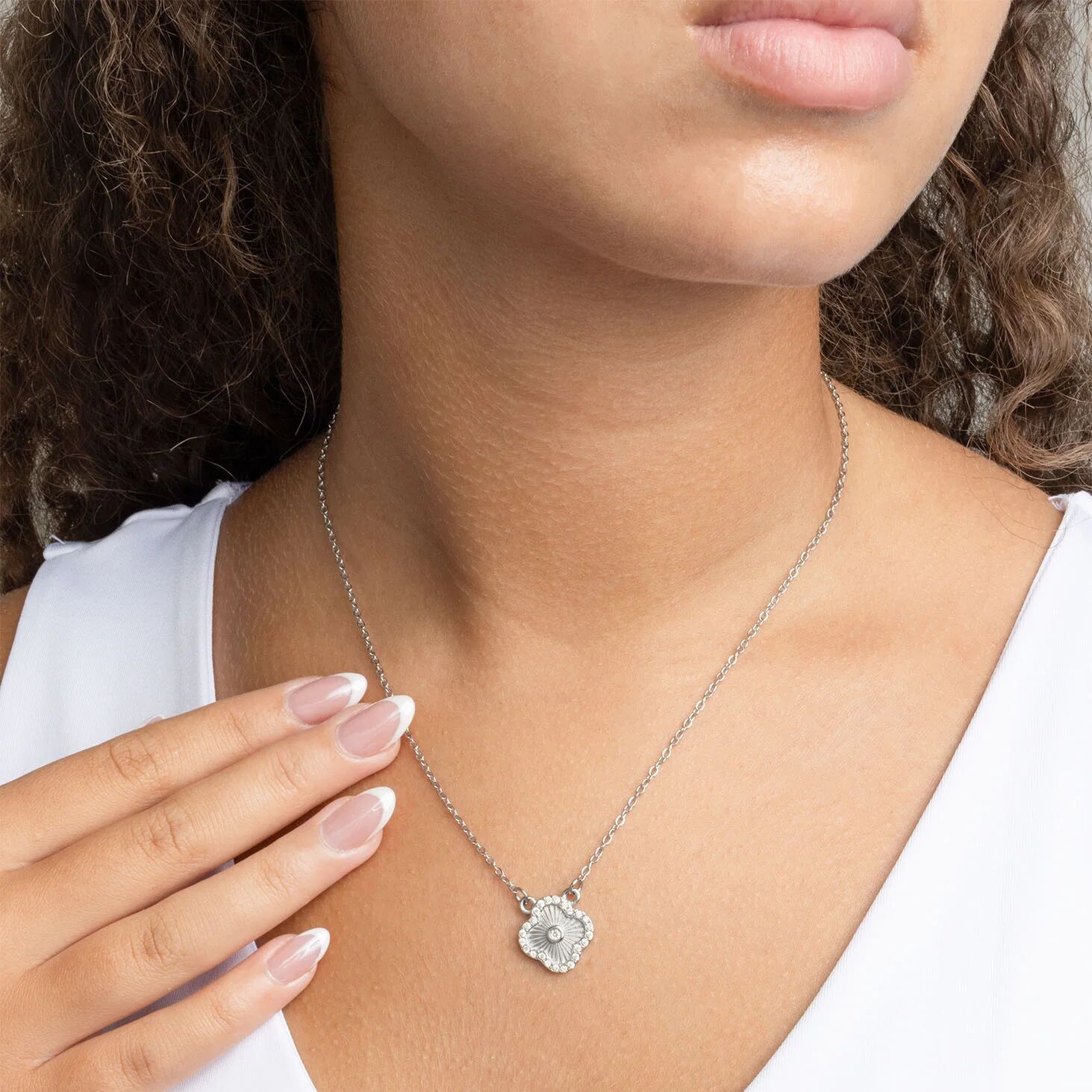 Gold Floral Necklace – 18K Gold PVD Stainless Steel Adjustable Chain Jewelry