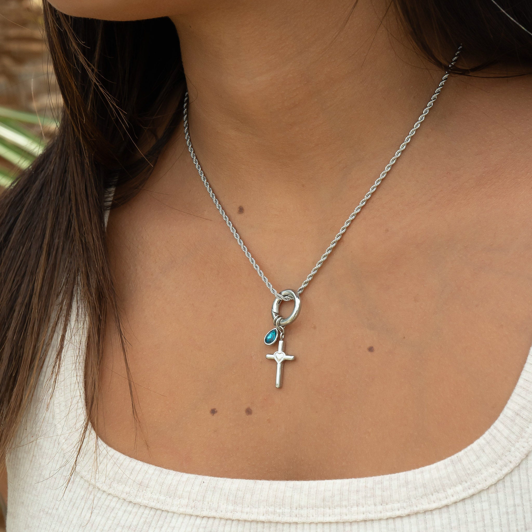 18K Gold Cross Charm – Hypoallergenic Stainless Steel Pendant With Heart Design