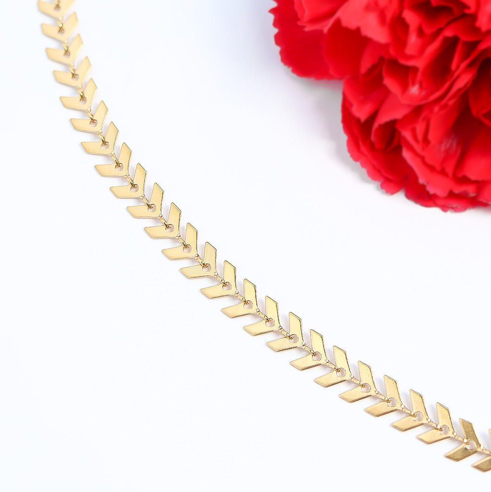 Chevron Chain Necklace – 18K Gold PVD Stainless Steel | Adjustable Length, Hypoallergenic