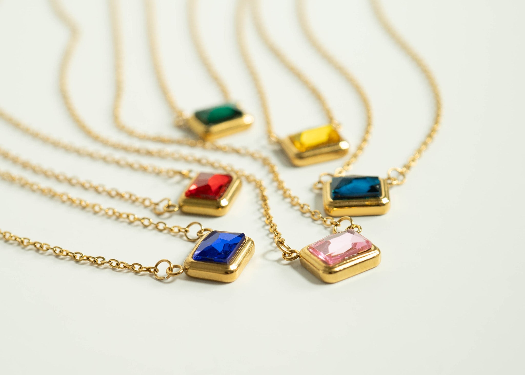 18K Gold Chain Necklace – PVD Coated Stainless Steel Loop Connector Chain
