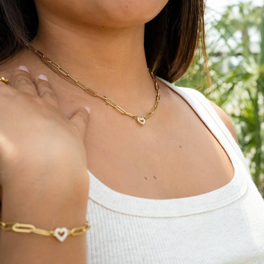 Gold Paperclip Bracelet – Adjustable Chain With Heart Charm & Sparkling Stone