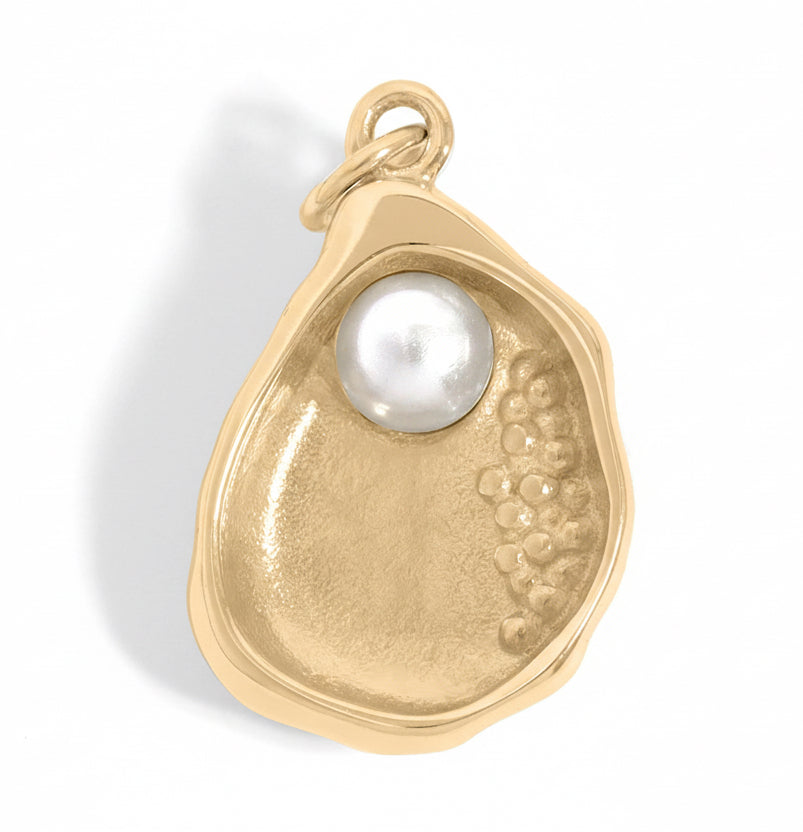 Gold Shell Charm – 18K Gold PVD Pearl Pendant | Waterproof Stainless Steel Jewelry Accent