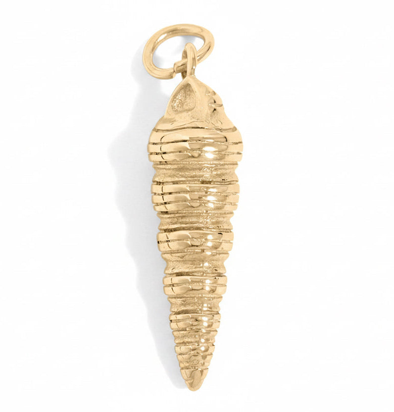 18K Gold Horn Charm – Waterproof Stainless Steel Shell Pendant for Ocean Lovers