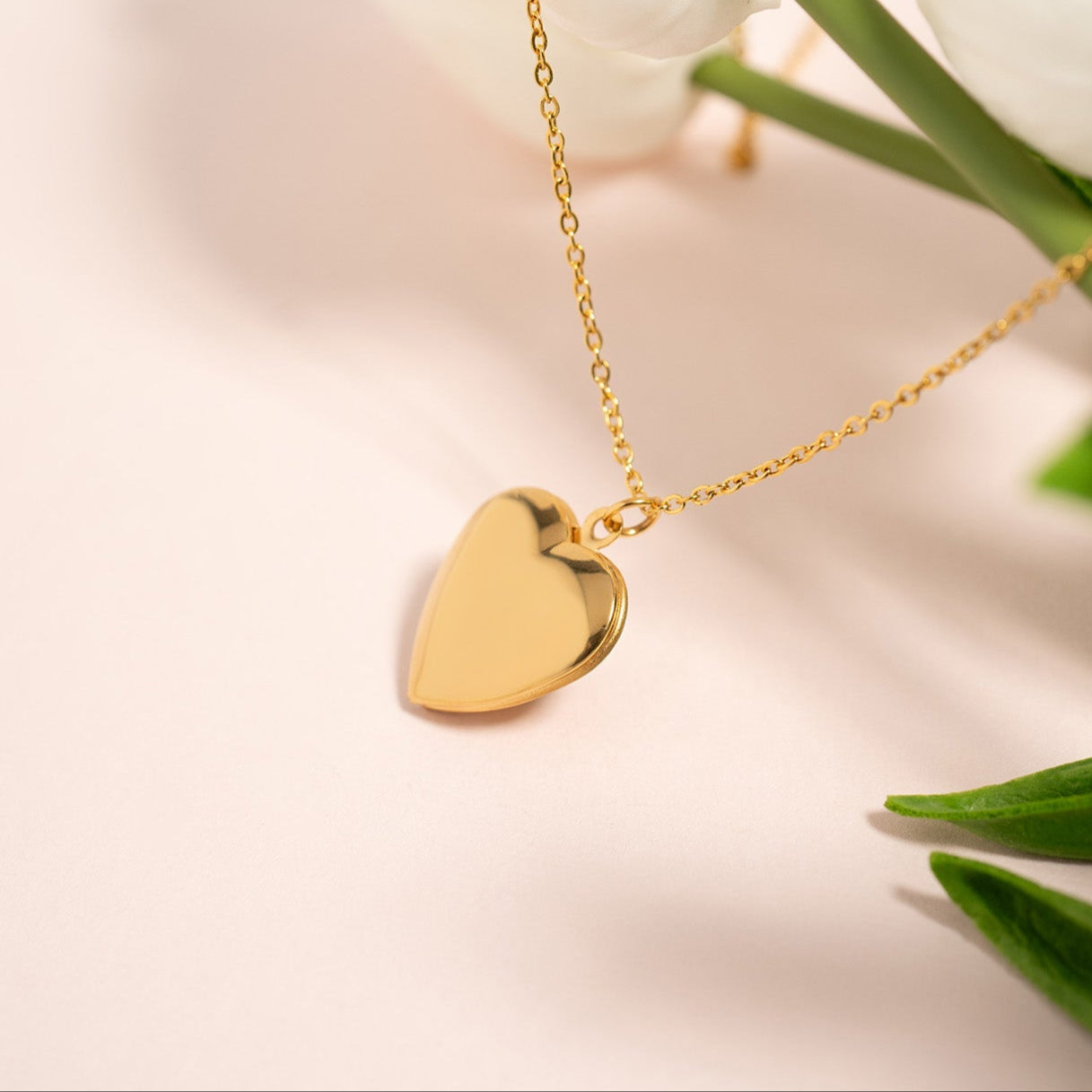 18K Gold Heart Locket – Stainless Steel Pendant | Photo Holder Keepsake Necklace