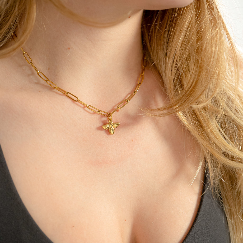Mommy And Me Necklace – 18K Gold Stainless Steel Bee Charm Paperclip Chain Set