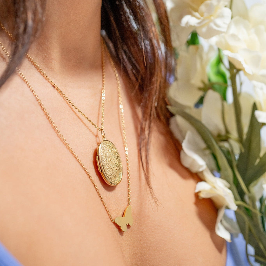 Gold Oval Locket – Textured Oval Pendant With Hidden Compartment | 18K Jewelry