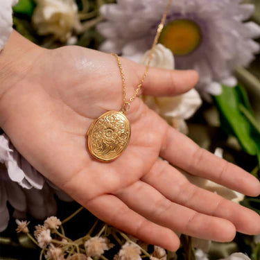 18K Gold PVD Stainless Steel Textured Oval Locket