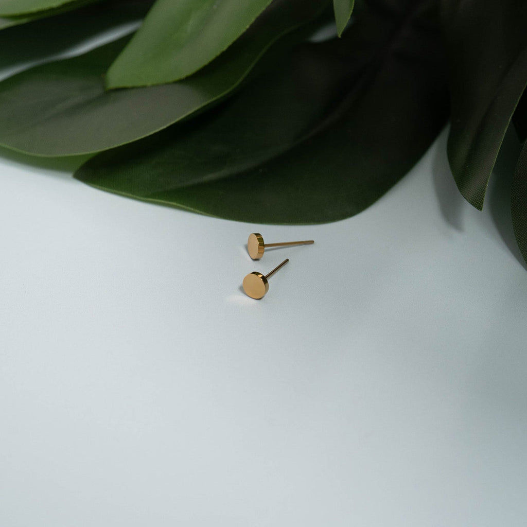 18K Gold Stud Earrings – Classic Round Stainless Steel Minimalist Design