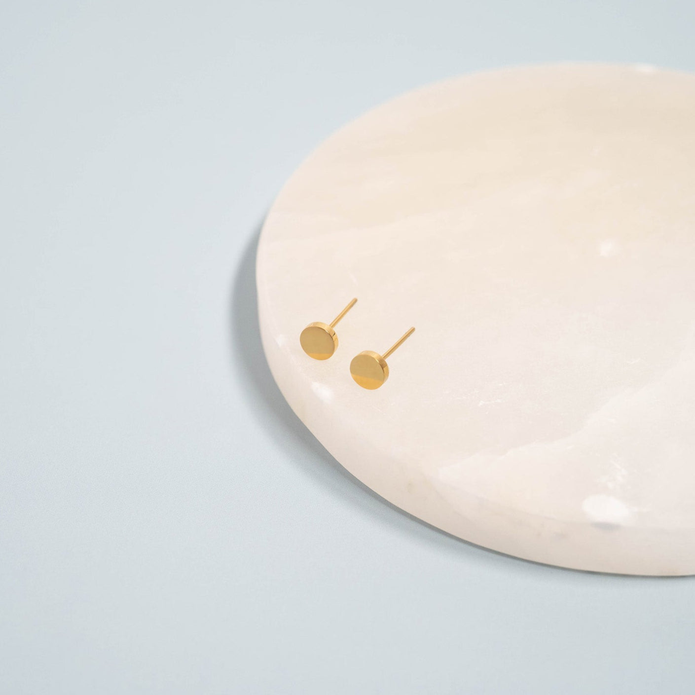 18K Gold Stud Earrings – Classic Round Stainless Steel Minimalist Design