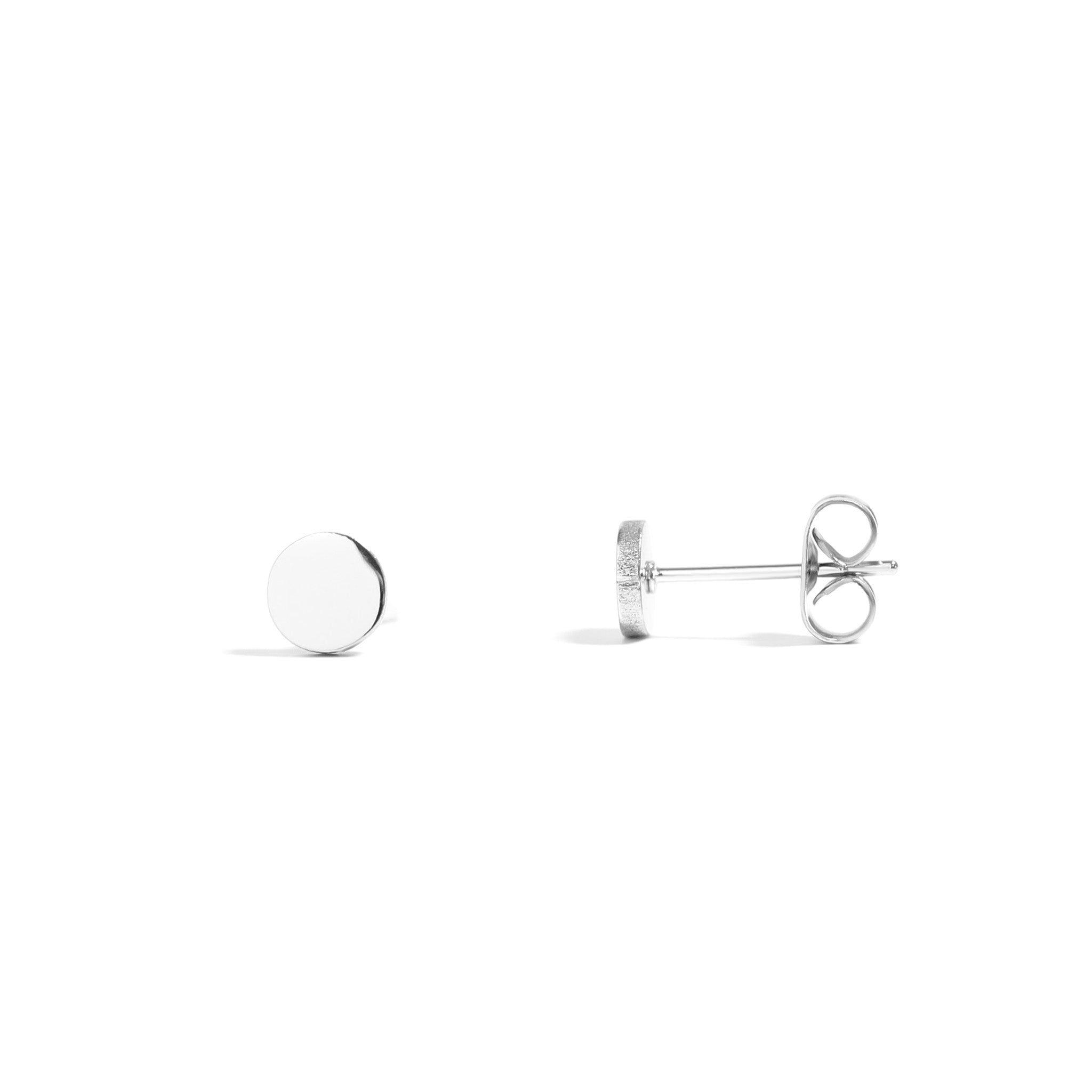 18K Gold Stud Earrings – Classic Round Stainless Steel Minimalist Design
