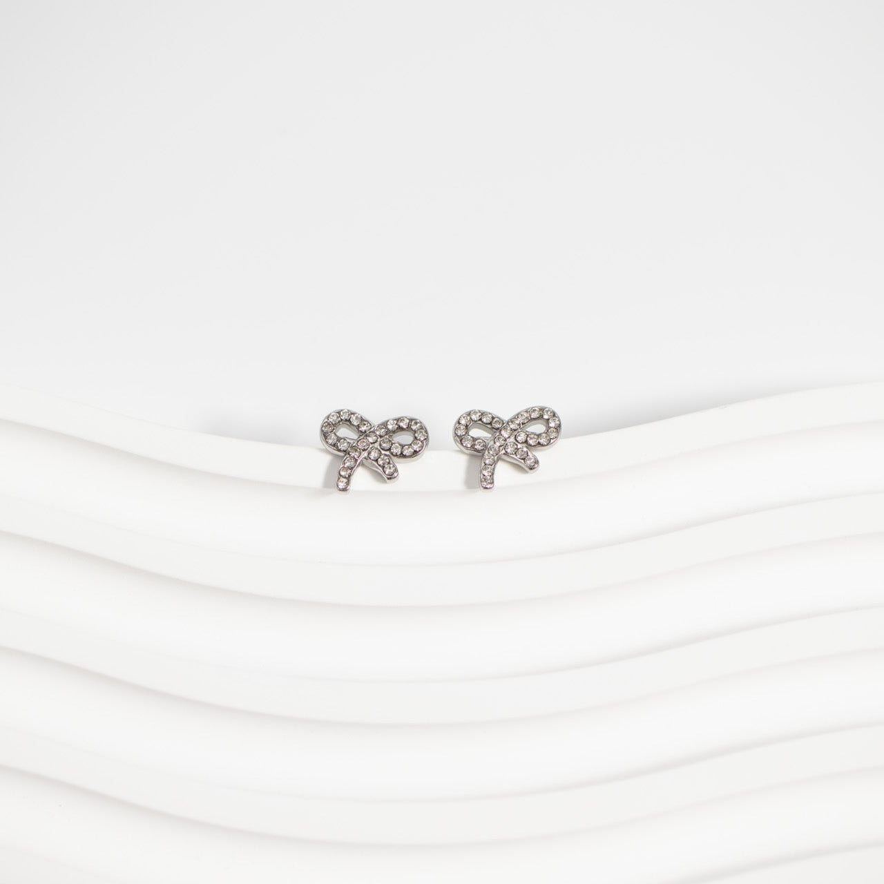 18K Gold Bow Earrings – Lightweight Hypoallergenic Stainless Steel Studs