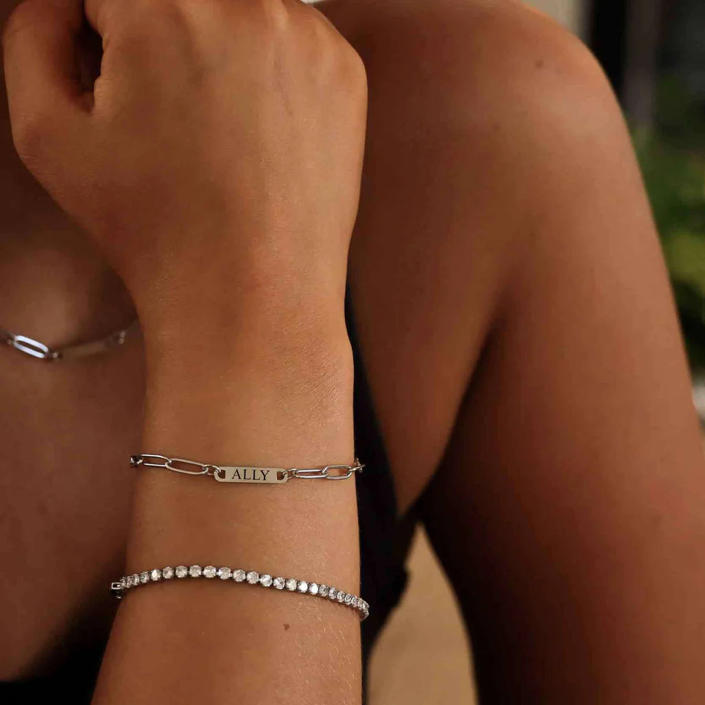 Engraved Gold Paperclip Bracelet – Customizable 18K Gold Plated Chain Jewelry