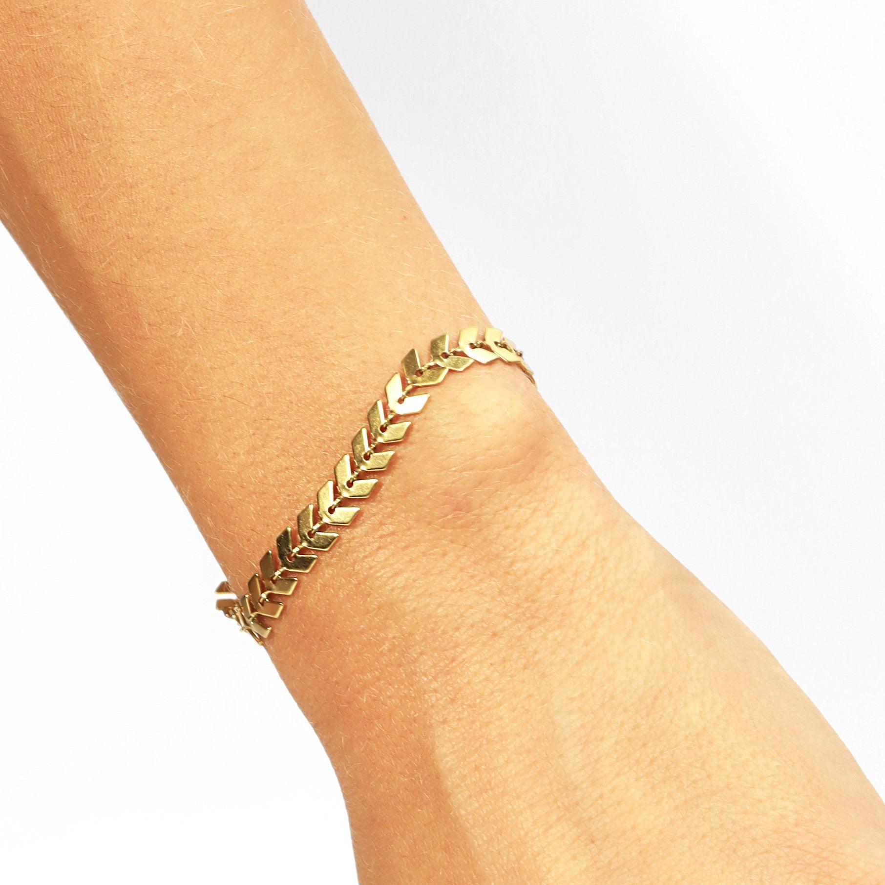 Engraved Pearl Bracelet – Gold Stainless Steel Chevron Chain with Adjustable Clasp