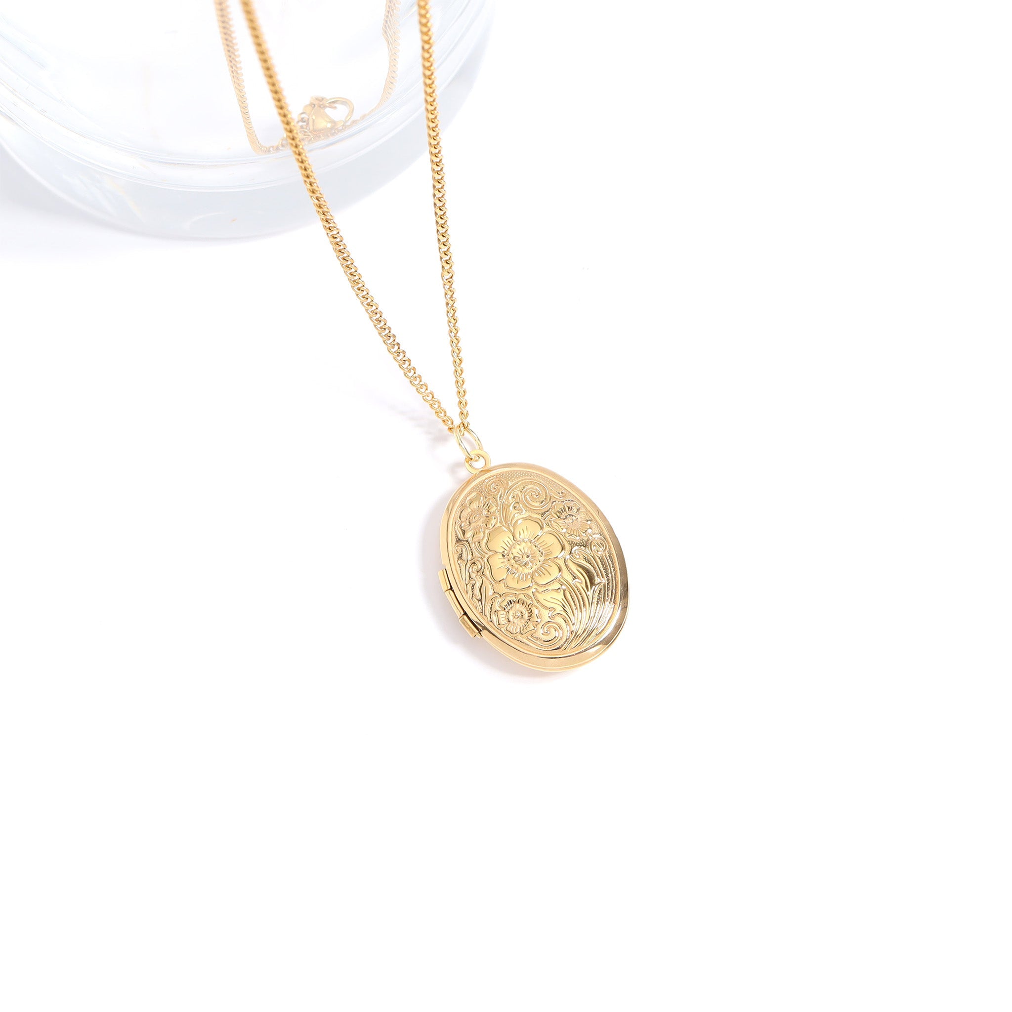 Gold Oval Locket – Textured Oval Pendant With Hidden Compartment | 18K Jewelry